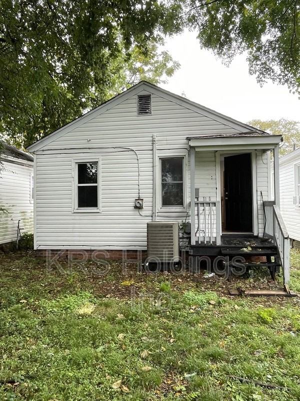 839 21st St - Photo 4 of 15