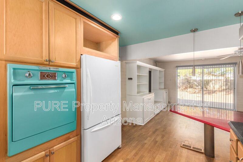 7608 E 4th St - Photo 7 of 16