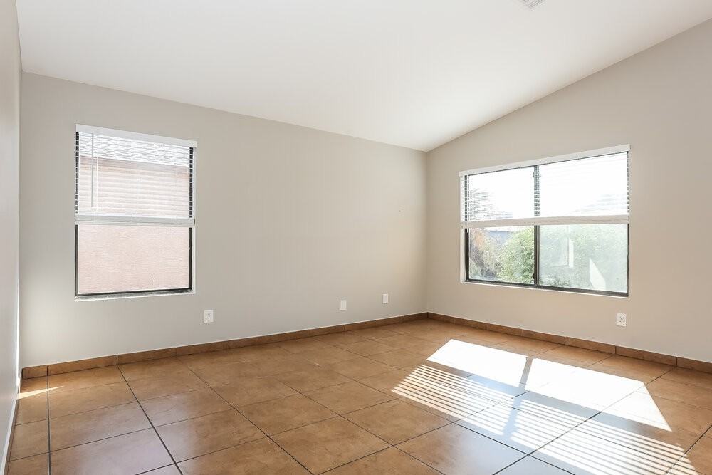 8516 West Elm Street - Photo 3 of 16