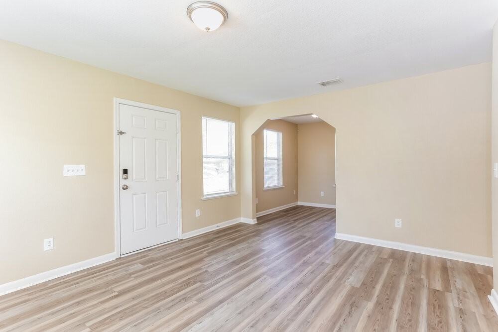 5339 Newcombe Rd - Photo 3 of 16