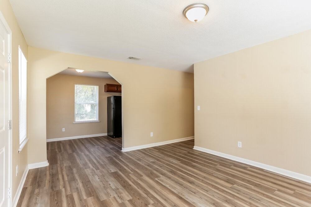 5339 Newcombe Rd - Photo 4 of 16