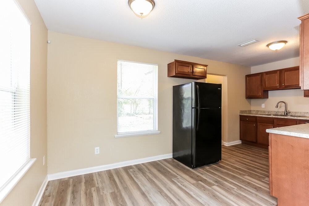 5339 Newcombe Rd - Photo 6 of 16