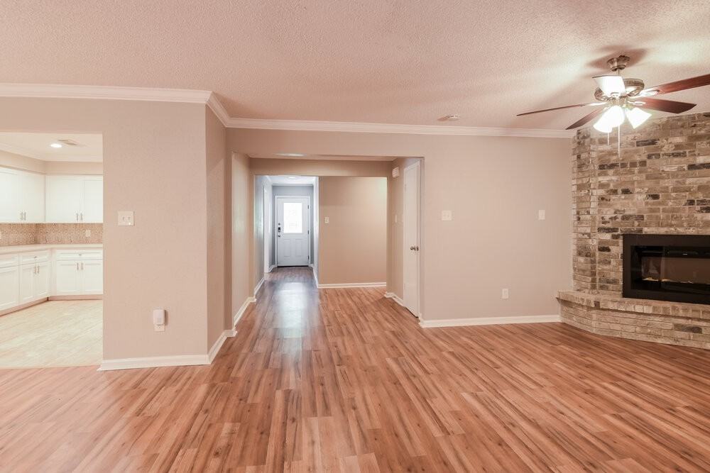 3824 Evergreen Drive - Photo 3 of 16