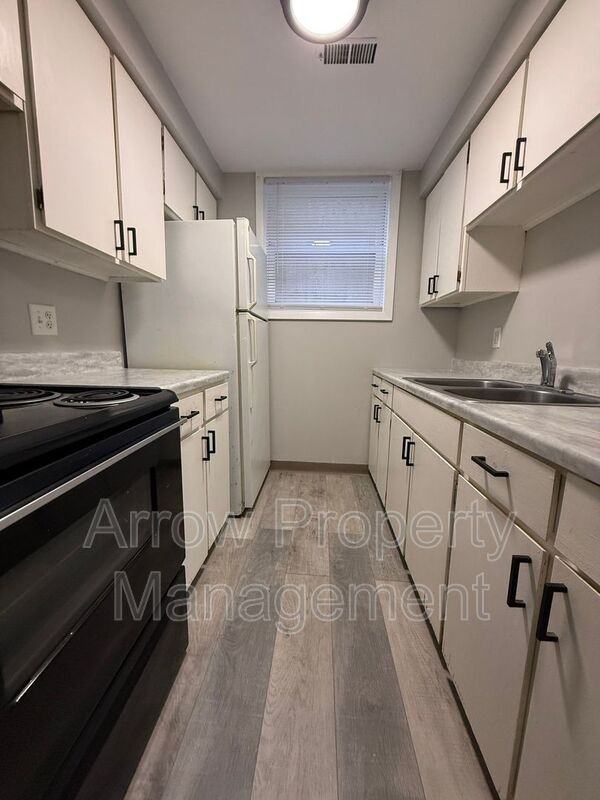 1621 G St - Photo 6 of 11