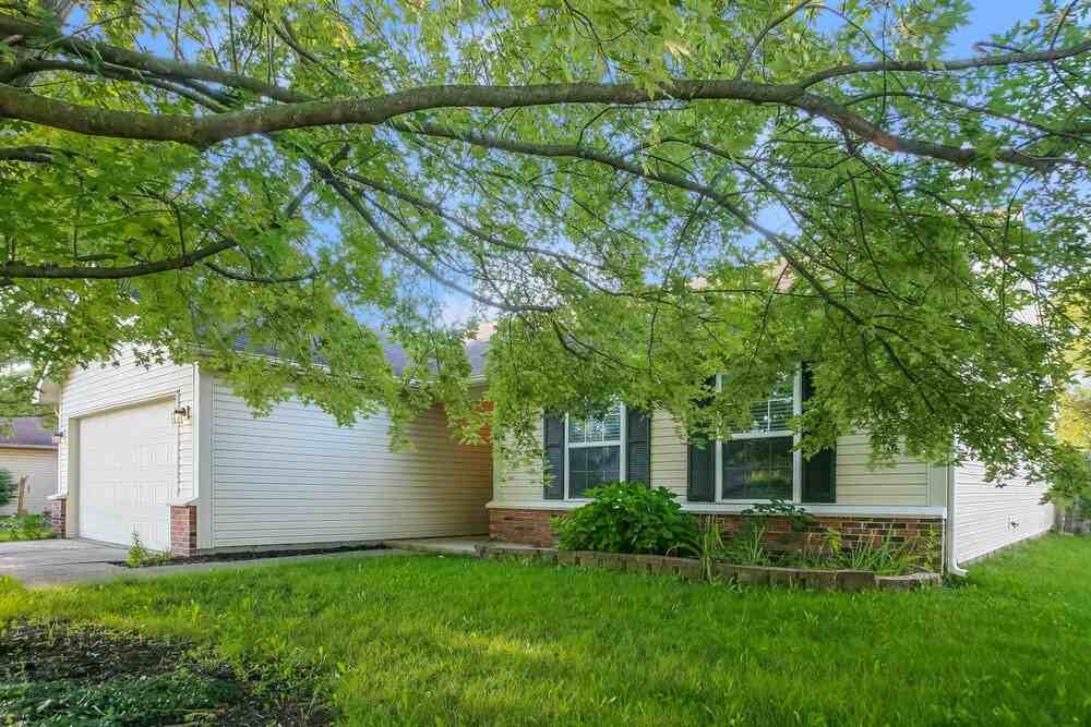 1449 Country Pointe Dr - Photo 3 of 16