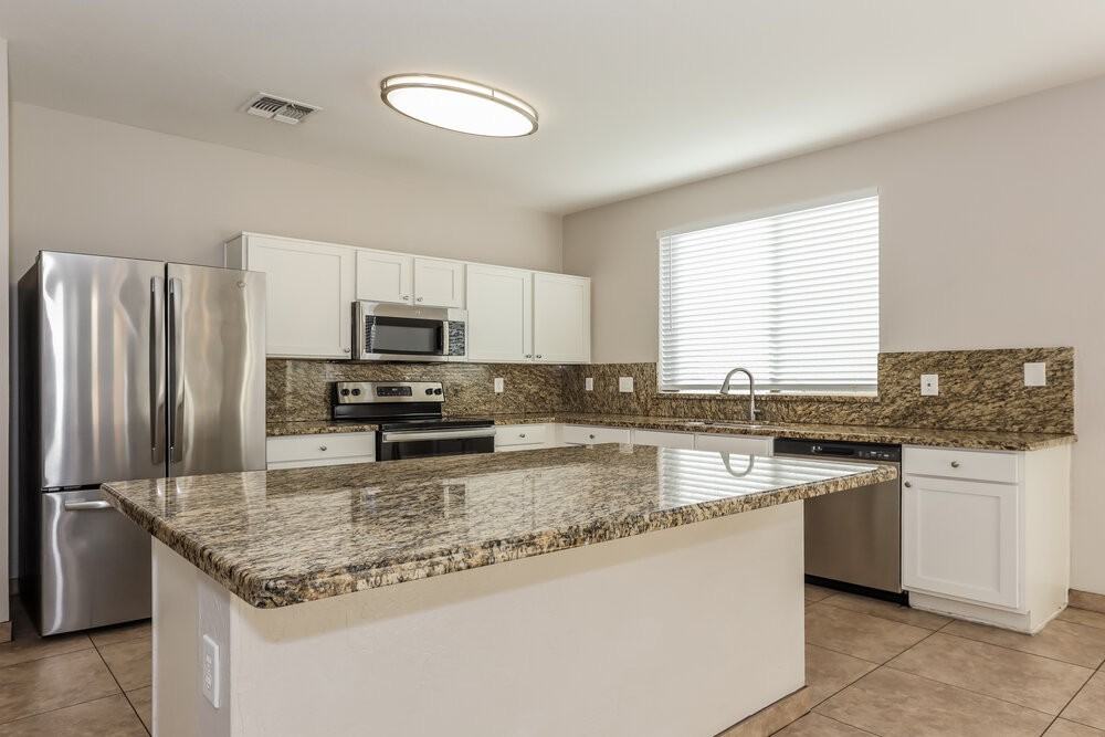 3014 W Donner Dr - Photo 4 of 16
