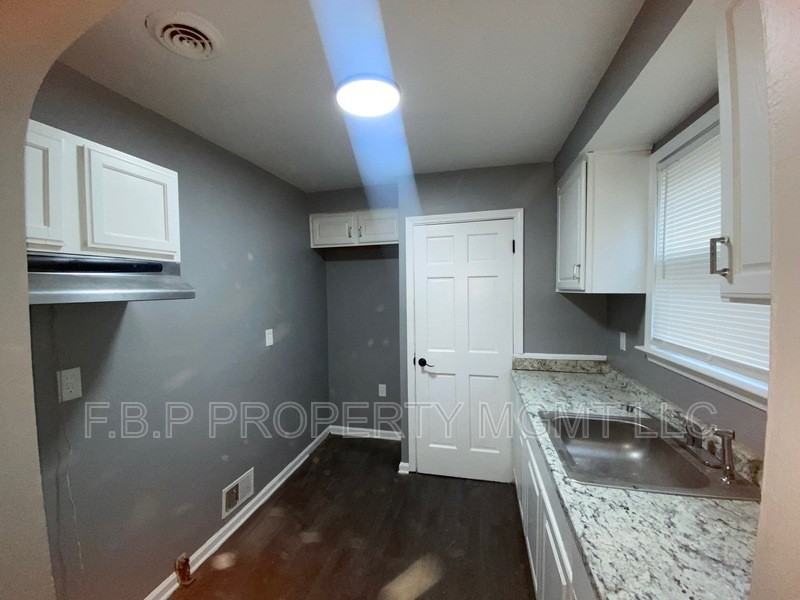 18626 Prevost Avenue - Photo 6 of 10