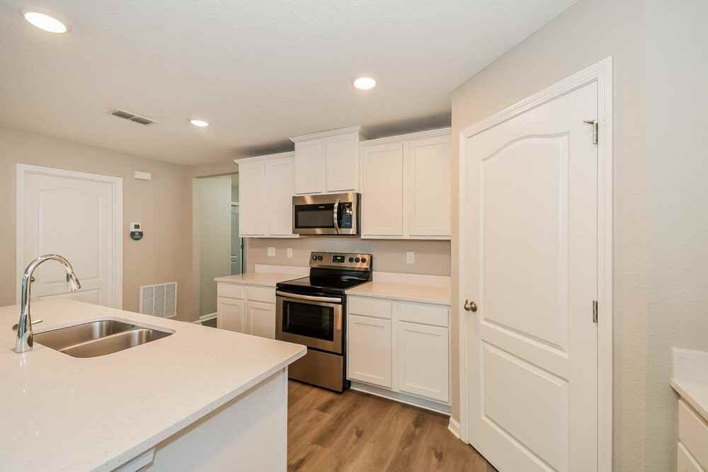 2045 Pebble Point Dr - Photo 7 of 16