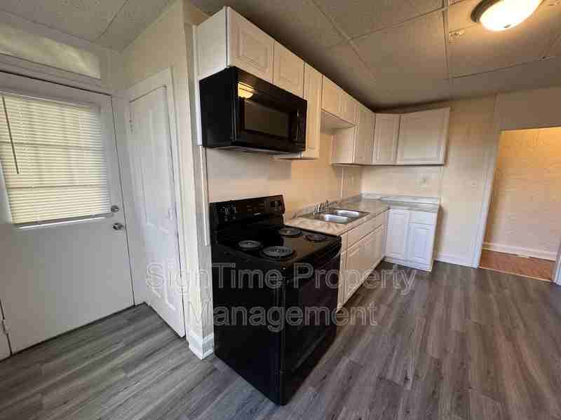 666 N Prospect St #2 - Photo 2 of 13