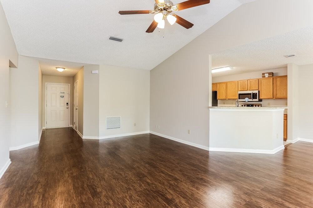 8047 Bridgecreek Dr W - Photo 3 of 16