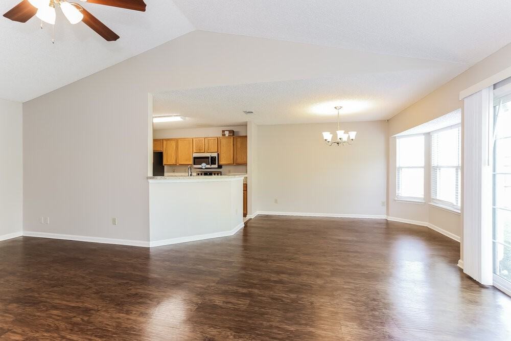 8047 Bridgecreek Dr W - Photo 4 of 16