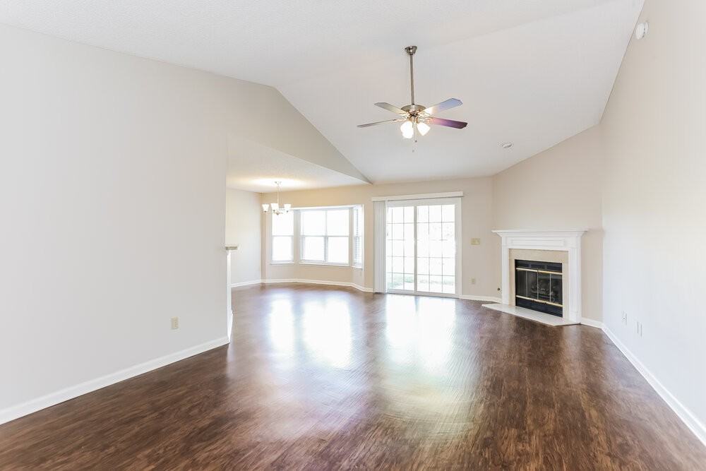 8047 Bridgecreek Dr W - Photo 5 of 16