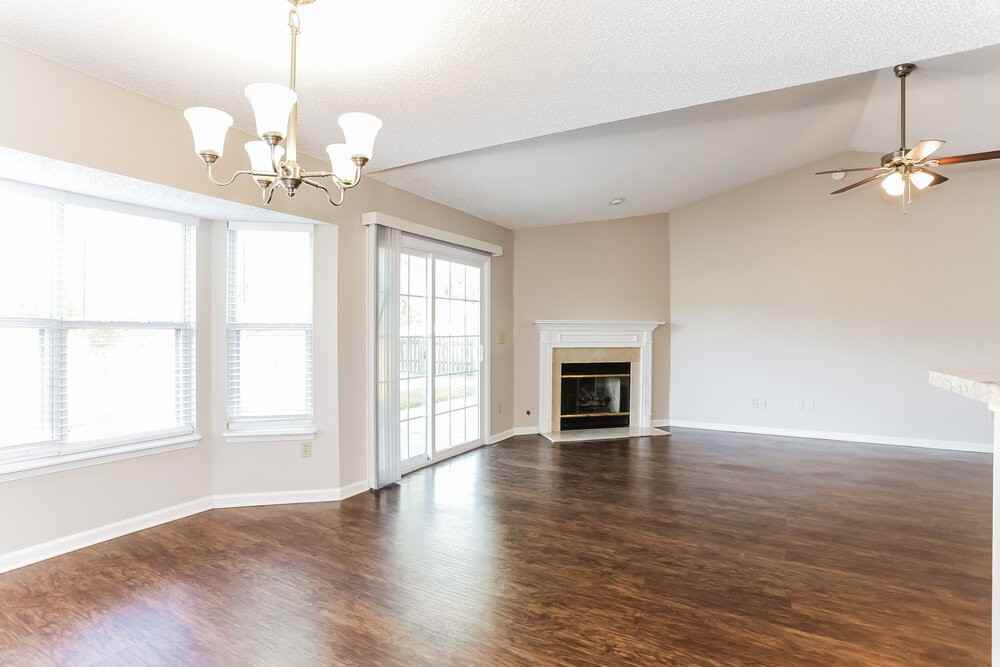 8047 Bridgecreek Dr W - Photo 6 of 16