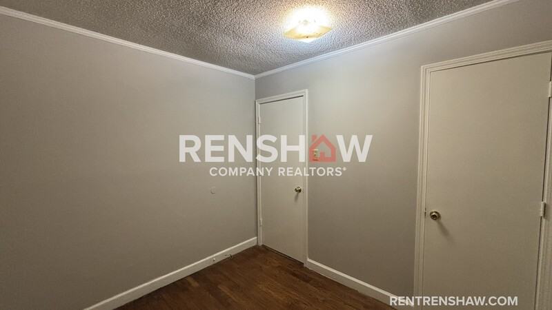 449 Burlington Circle - Photo 3 of 21