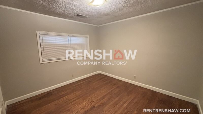 449 Burlington Circle - Photo 4 of 21