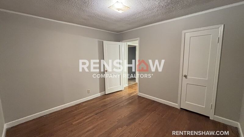 449 Burlington Circle - Photo 7 of 21