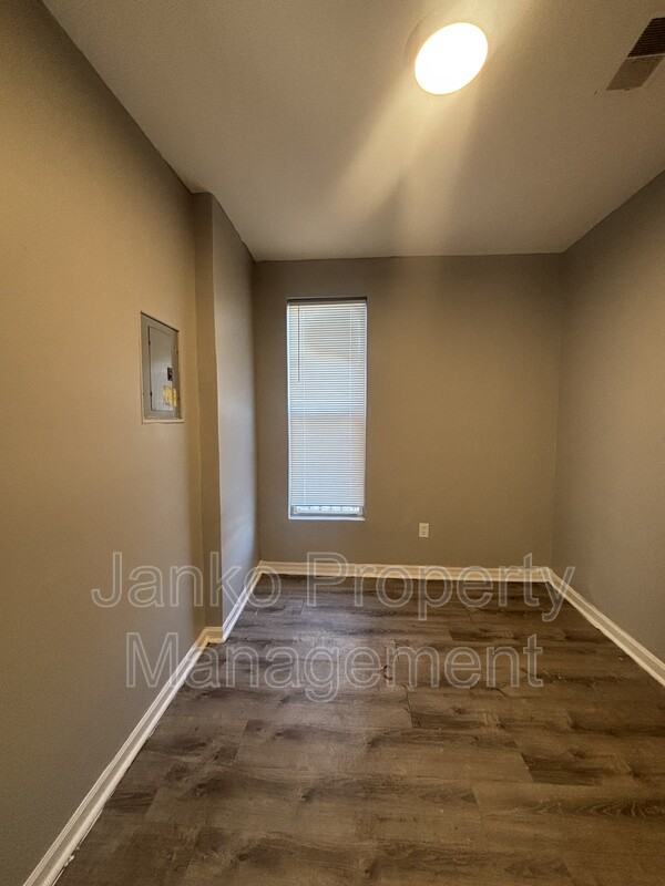 7134 S Cornell Ave #2 - Photo 6 of 9