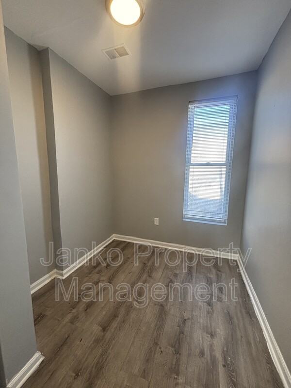 7134 S Cornell Ave #2 - Photo 7 of 9