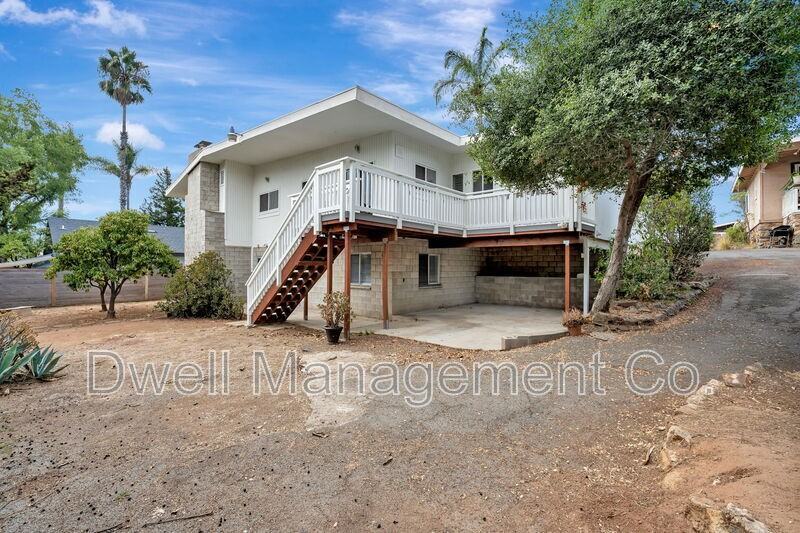 8860 Fabienne Way - Photo 4 of 36