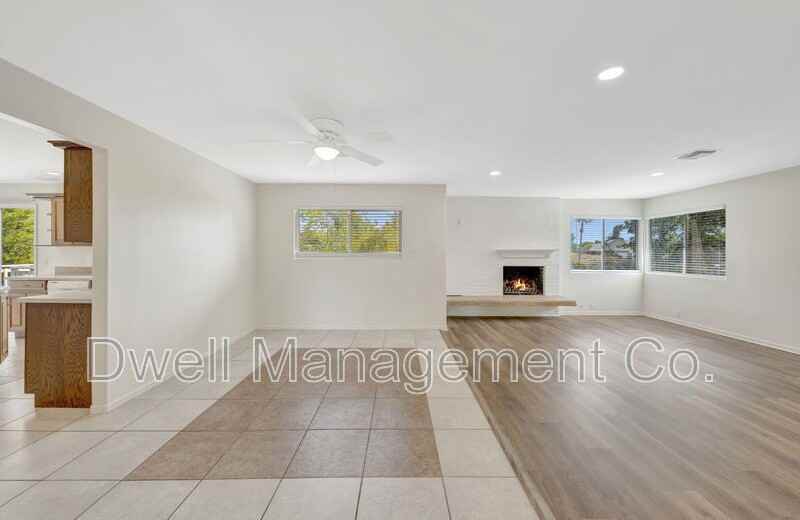 8860 Fabienne Way - Photo 7 of 36