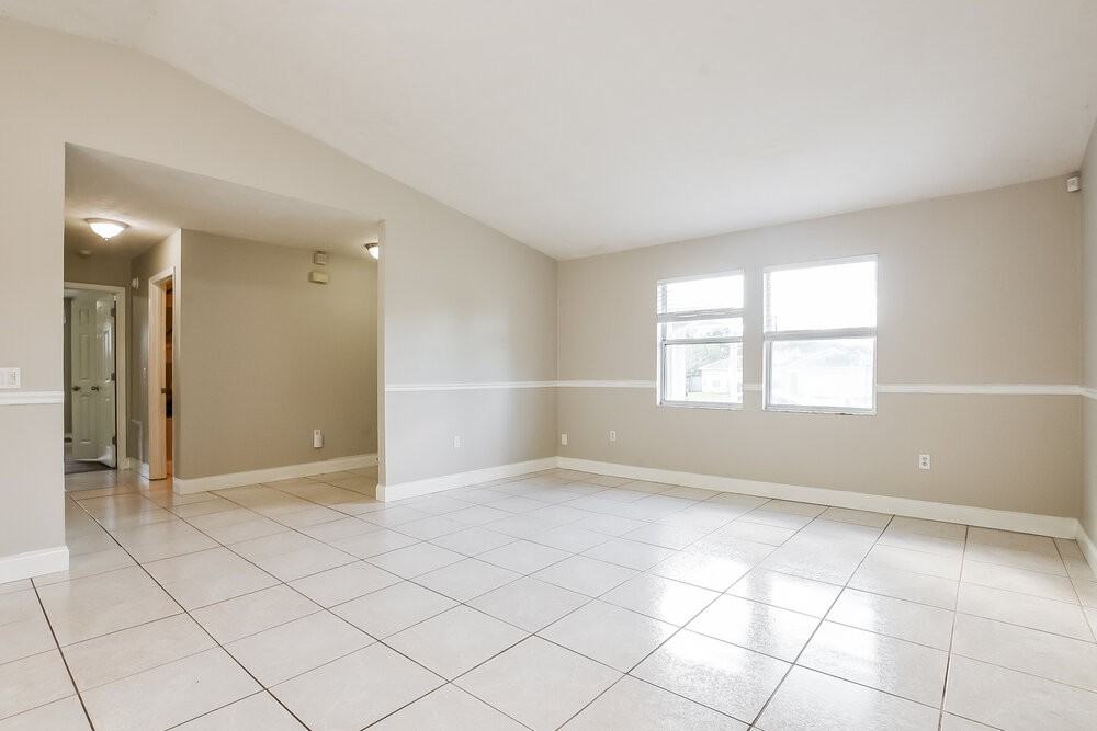 1819 E Glancy Dr - Photo 3 of 16