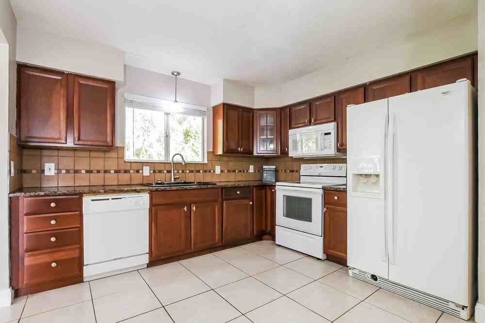1819 E Glancy Dr - Photo 6 of 16