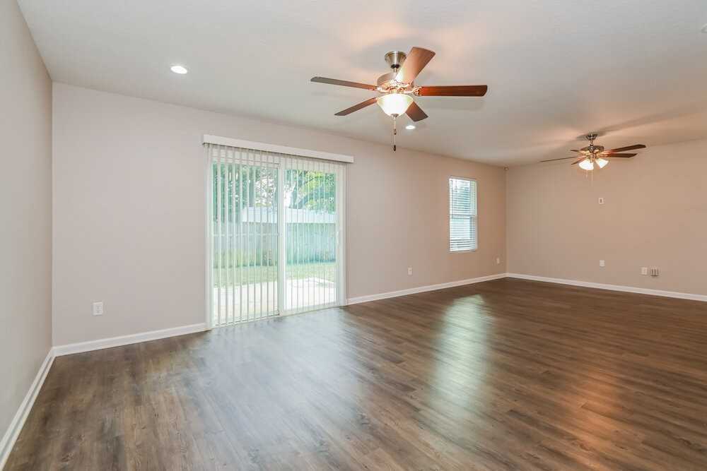 1390 Sarahs Landing Drive - Photo 3 of 16