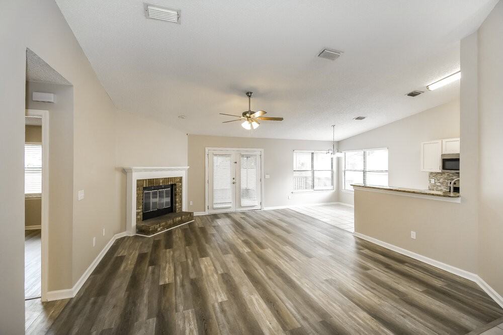 8026 Fleur De Lis Dr - Photo 3 of 16