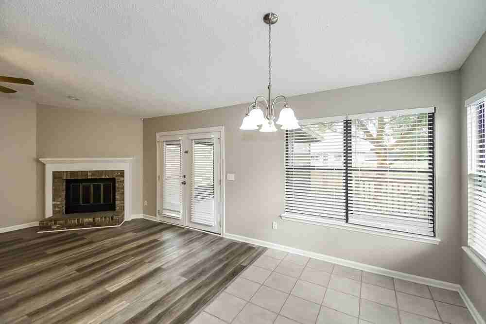 8026 Fleur De Lis Dr - Photo 5 of 16