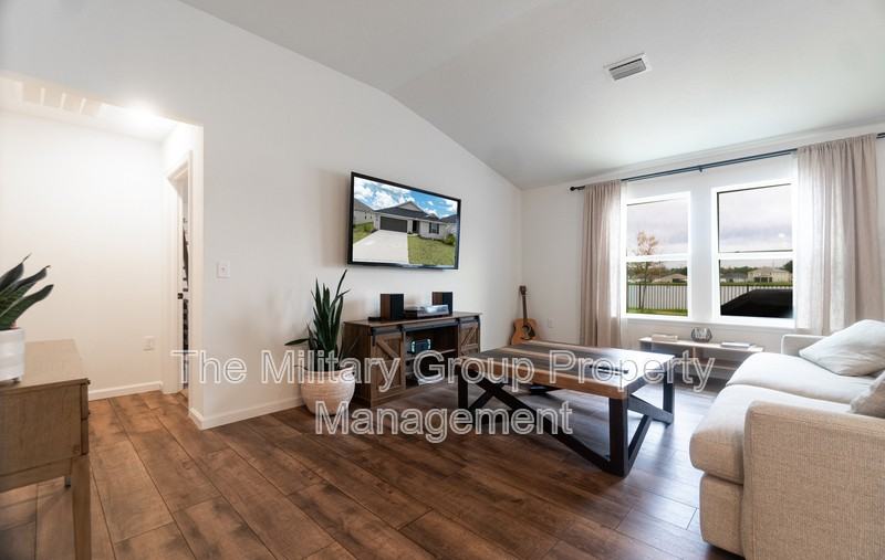 1191 Panther Lake Pkwy - Photo 5 of 25