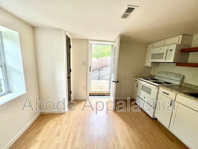 1233 Collins Hwy #1 - Photo 6 of 19