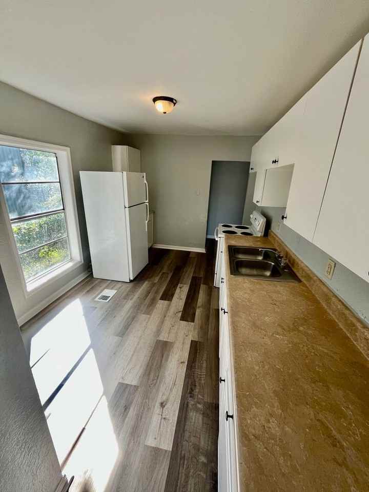 2405 East Main Street - Photo 3 of 9