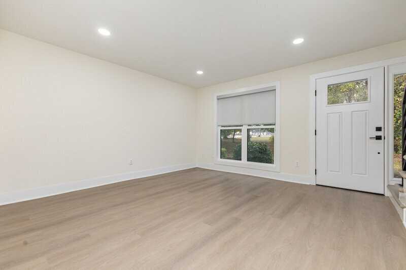 109 S Church St #F - Photo 3 of 27