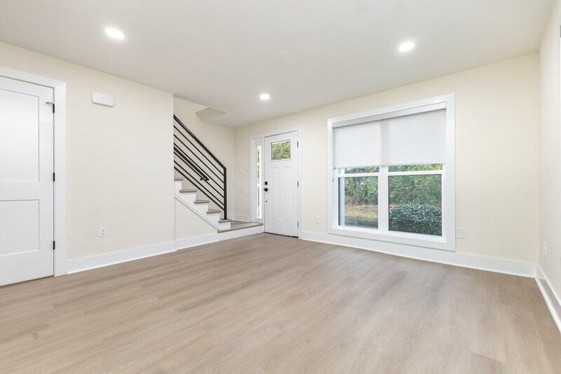 109 S Church St #F - Photo 5 of 27