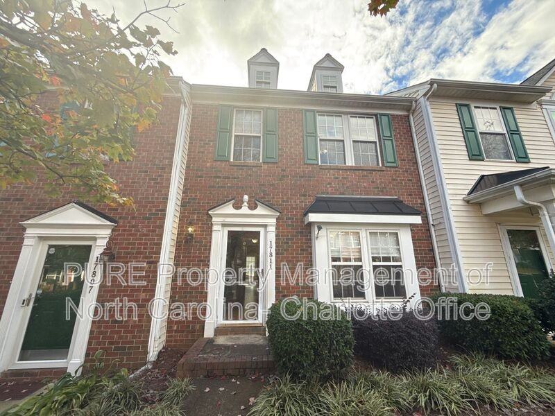 17811 Delmas Dr - Photo 3 of 37