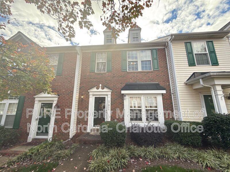 17811 Delmas Dr - Photo 5 of 37