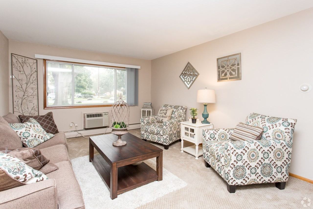 Graceland Gardens Apartment Homes - Photo 7 of 45