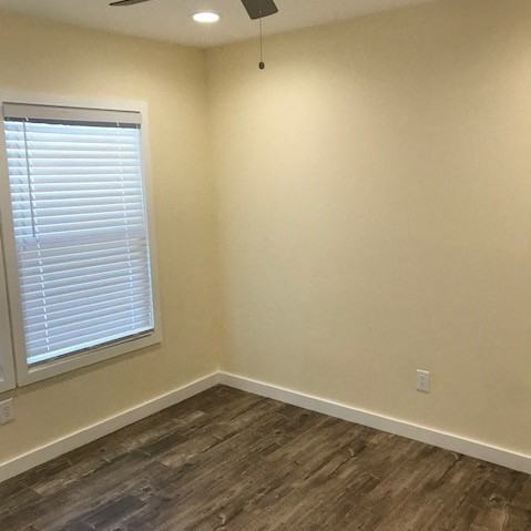 1103 W 64th St Los Angeles, CA 90044 - Photo 5 of 8