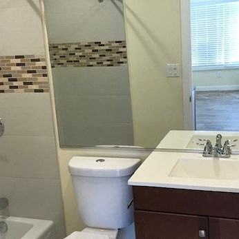 1103 W 64th St Los Angeles, CA 90044 - Photo 7 of 8