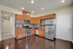 featured image of 10038 Se Division St