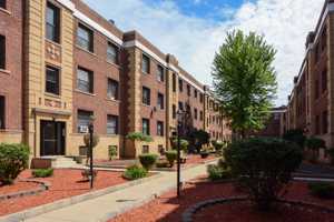 featured image of 813 W Waveland Ave #2S