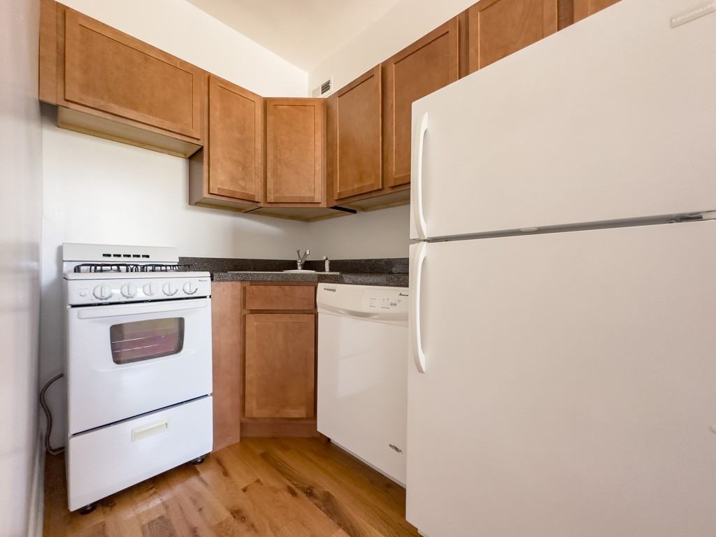 343 Park Avenue #05 - Photo 2 of 20