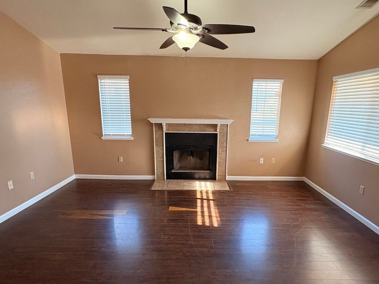 412 Chaffee Ln - Photo 2 of 13