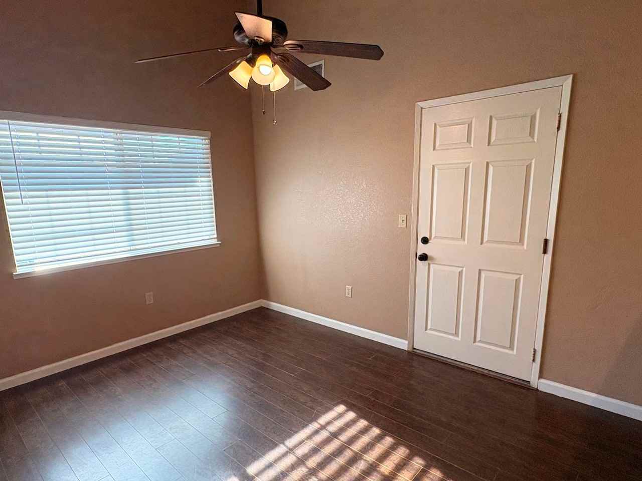 412 Chaffee Ln - Photo 3 of 13