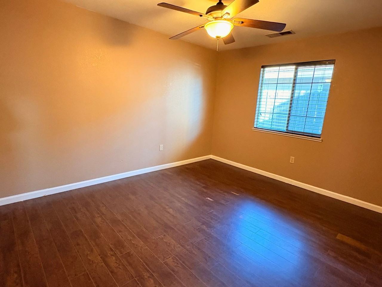 412 Chaffee Ln - Photo 6 of 13