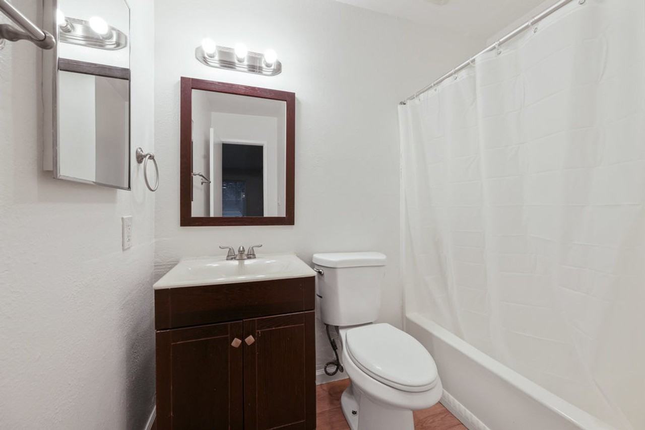 2525 Broadway - Photo 4 of 16