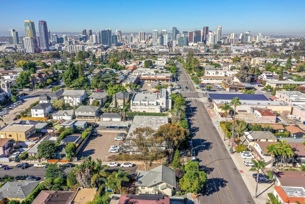 2525 Broadway - Photo 2 of 15