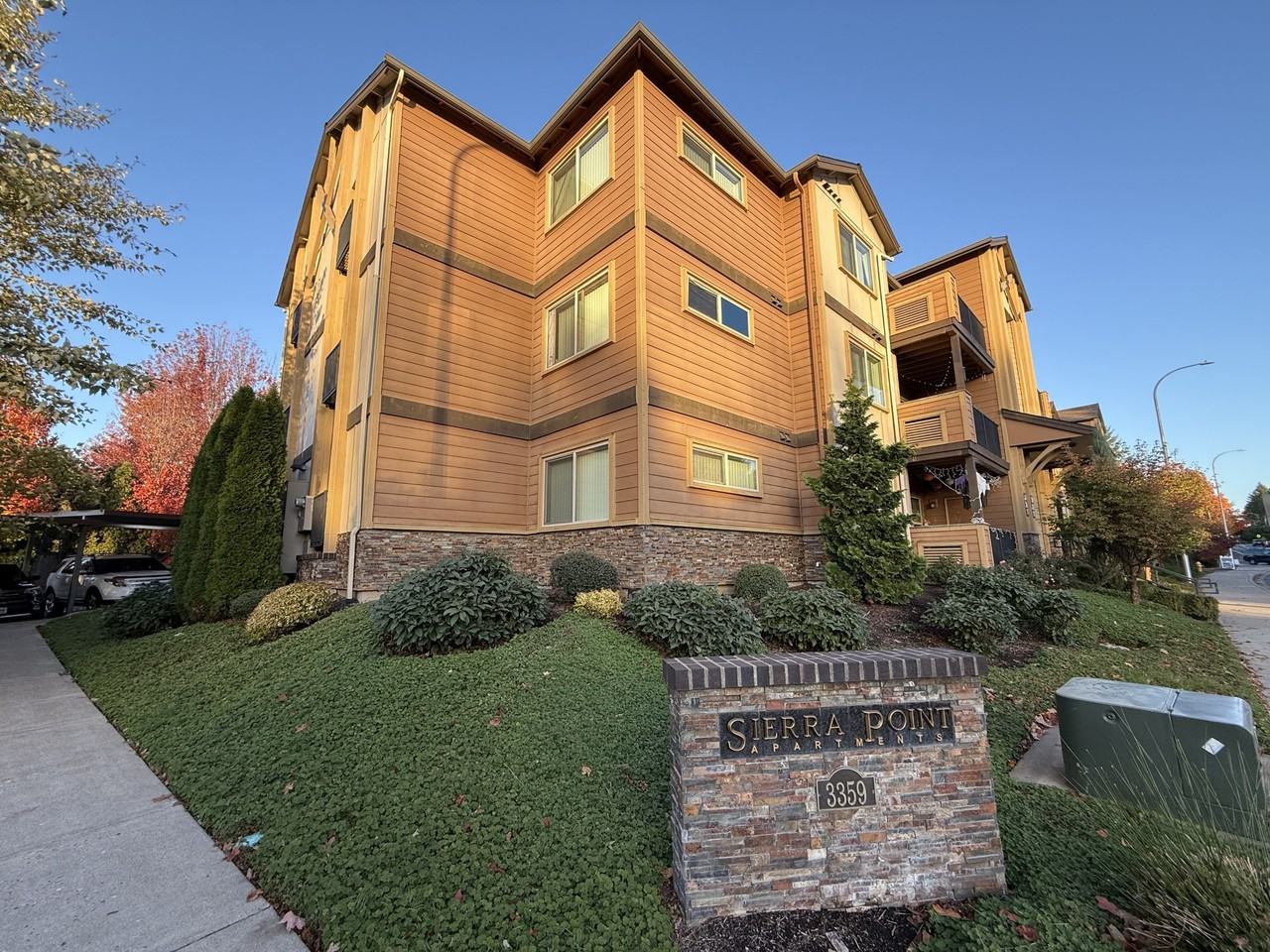 Sierra Point Apartments - Photo 2 of 27