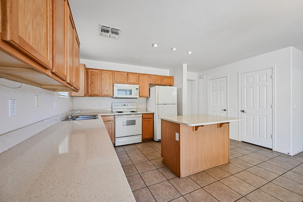 3726 West Pollack Street - Photo 6 of 27