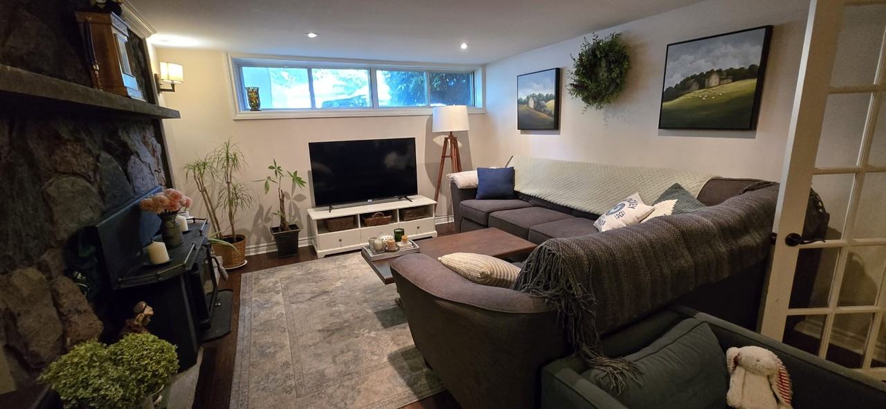 30 Collins Crescent #Bsmt - Photo 3 of 12